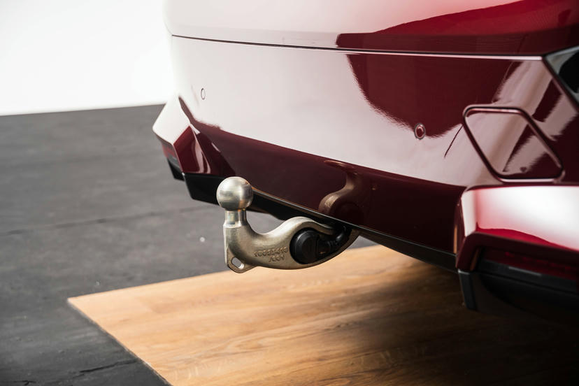 Trekhaak met elektrisch wegklapbare kogel