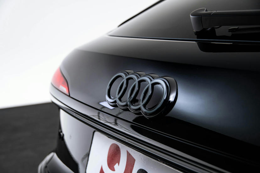 Verlichte Audi-ringen achter