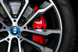 M Sportremsysteem met rode remklauwen