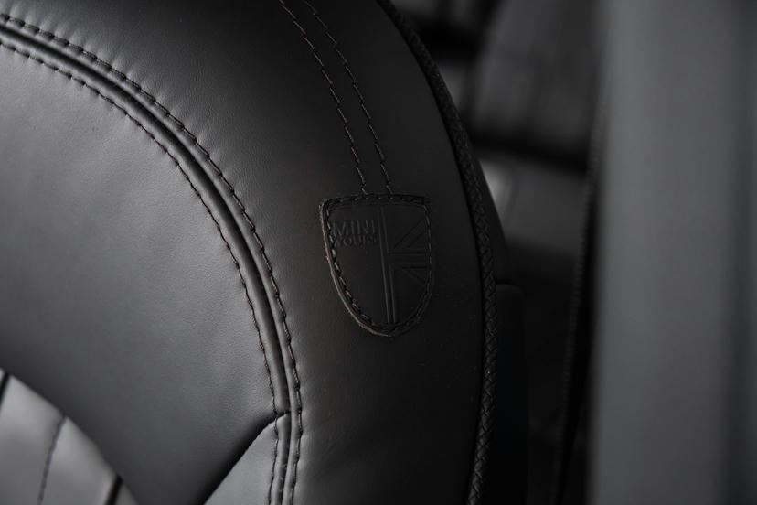 MINI Yours Interieur Style Piano Black, verlicht