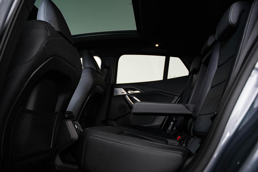 M Hemelbekleding in Anthrazit uitgevoerd