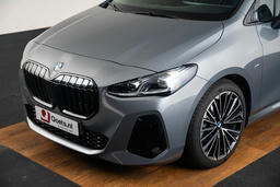 Uitbreiding BMW Individual hoogglans Shadow Line.