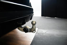 Trekhaak met elektrisch wegklapbare kogel