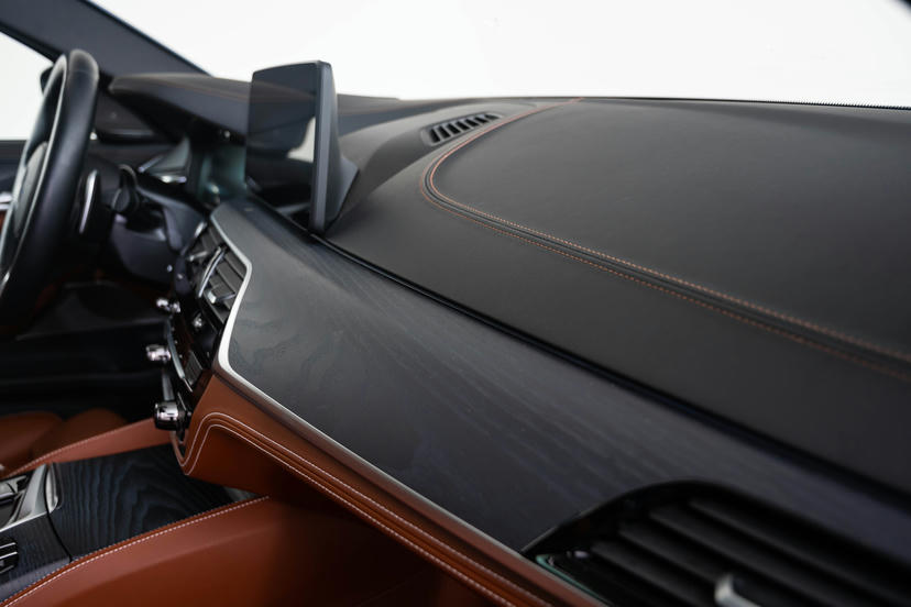 Interieurlijsten Esche Stamm met open structuur met accentlijsten Perlglanz chroom