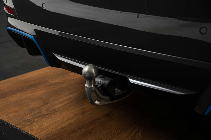 Trekhaak met elektrisch wegklapbare kogel