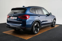 Dakdraagsysteem BMW Individual hoogglans Shadow Line.