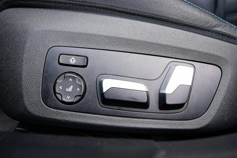 Elektrisch verstelbare lendensteun voor bestuurdersstoel