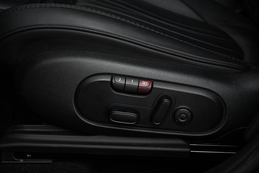 Stoelverstelling, elektrisch, met geheugenfunctie