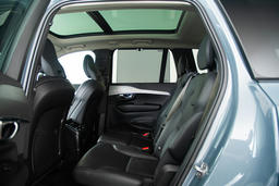 Elektrisch bedienbaar glazen panoramisch schuif-/kanteldak met elektrisch bedienbaar zonnescherm