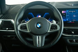 Multifunctioneel met leder bekleed M Sportstuurwiel