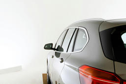 Omlijsting zijruiten in mat aluminium 