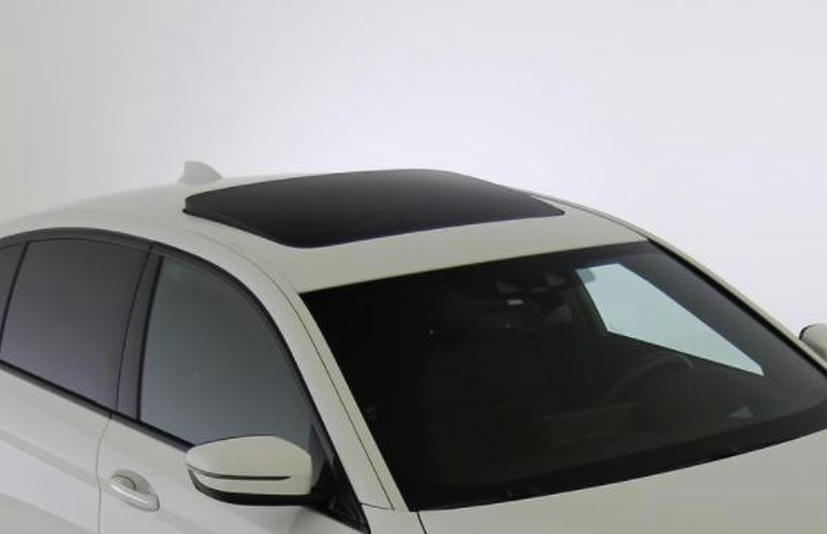 Elektrisch bediend glazen schuif-/kanteldak 