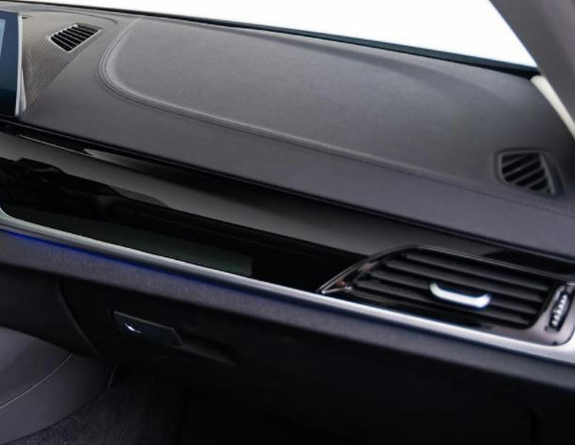 Interieurlijsten Schwarz hoogglans + accentlijsten Perlglanz chroom