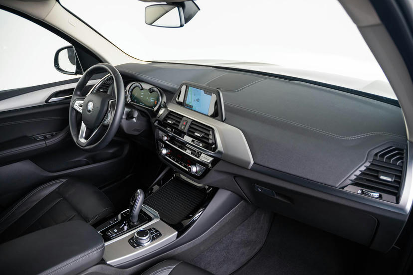 Interieurlijsten Aluminium Feinschliff met accentlijsten in Perlglanz Chrom