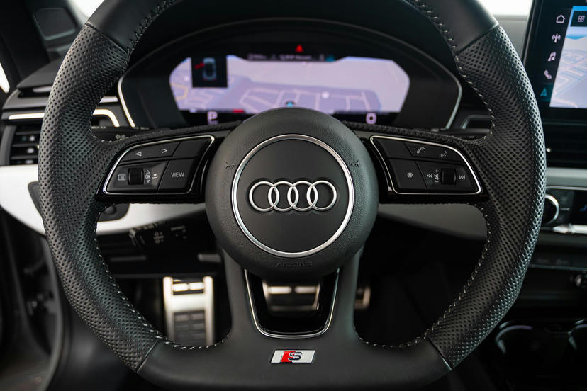 Multifunctioneel stuur plus, in leder, afgevlakt