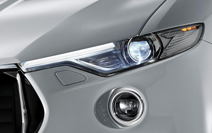 Bi-xenon full Adaptive Front Lighting System (AFS) with washers