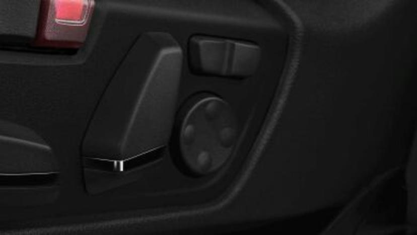 Elektrisch verstelbare lendensteunen op voorstoelen