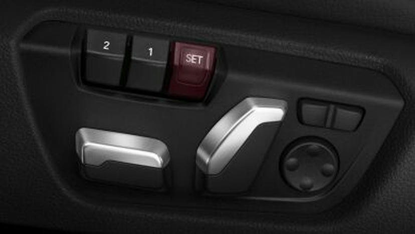 Elektrisch verstelbare lendensteunen op voorstoelen