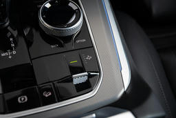 Adaptief onderstel met luchtvering op voor- en achteras