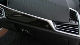 Interieurlijsten Edelhoutuitvoering 'Fineline Stripe' braun hoogglans. 