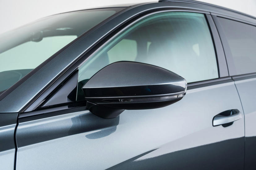 Buitenspiegels, elektrisch verstelbaar, verwarmbaar en inklapbaar, aan beide kanten automatisch dimmend met geheugenfunctie