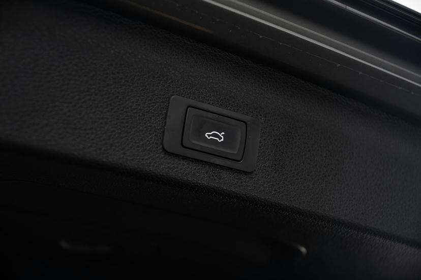 Achterklep, automatisch bedienbaar (openen/sluiten)