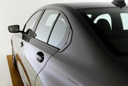 BMW Individual hoogglans Shadow line.