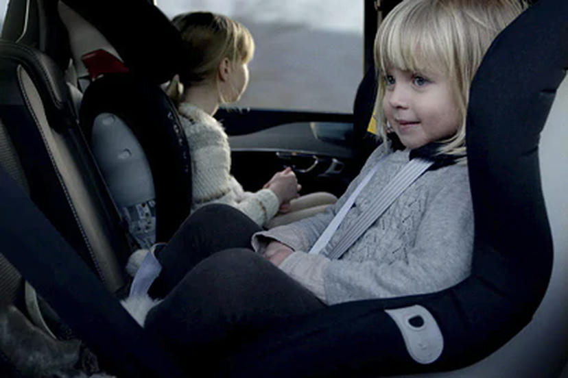Elektrisch bedienbare kindersloten op achterportieren