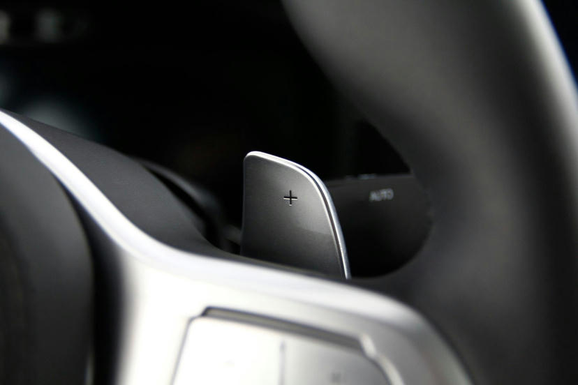 Automatische 8-traps steptronic sporttransmissie met schakelpaddles aan het stuurwiel