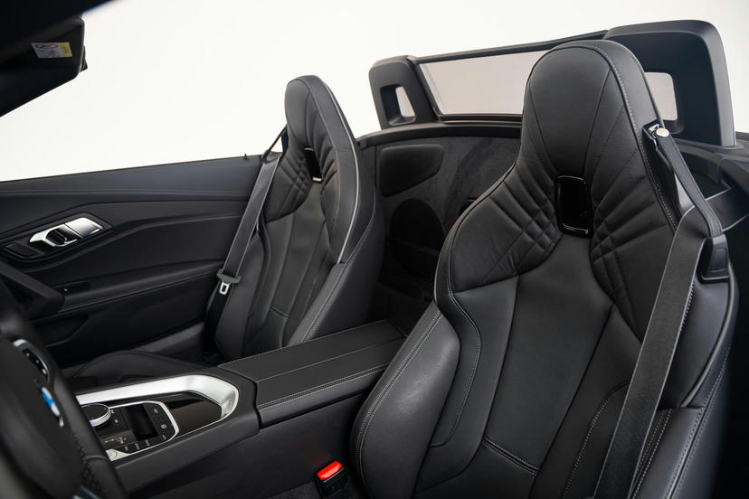 Elektrisch verstelbare lendensteunen op voorstoelen