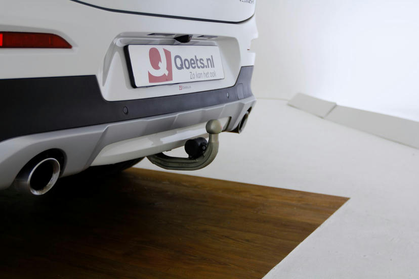Trekhaak met elektrisch wegklapbare kogel