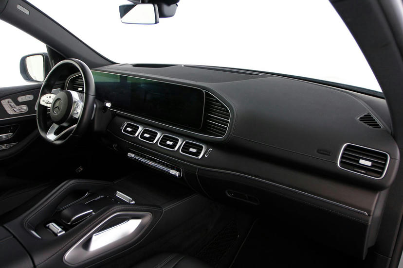 Dashboard en bovenzijde portieren in lederlook ARTICO