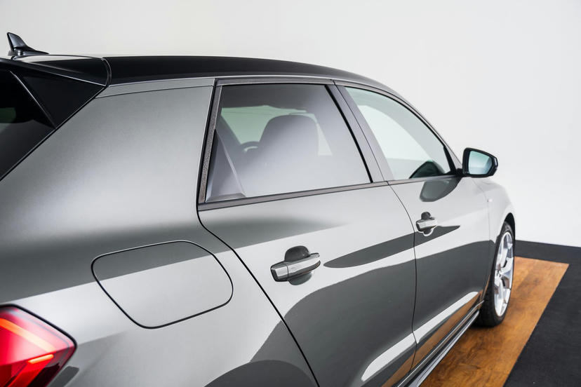 Privacy glass