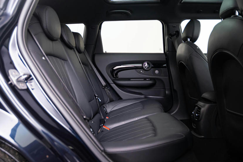 Hemelbekleding in antraciet uitgevoerd