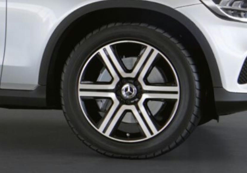 48,3 cm (19 inch) zesspaaks lichtmetalen velgen 1