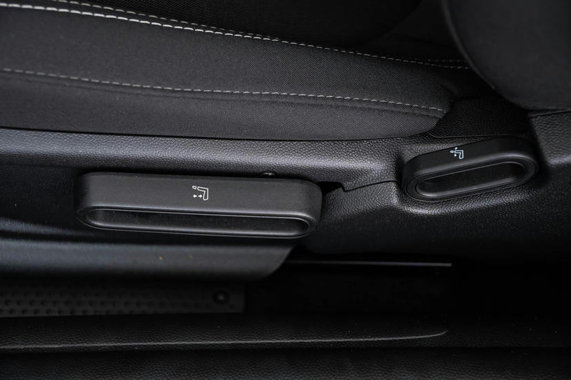 In hoogte verstelbare voorstoelen