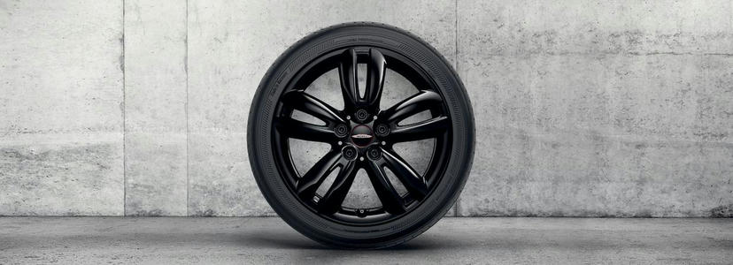17” Track Spoke zwart