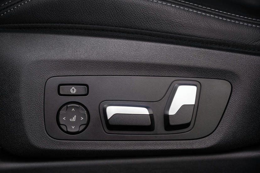 Elektrisch verstelbare voorstoelen