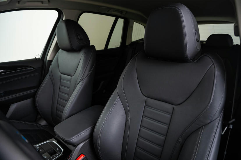 In breedte verstelbare rugleuning voor bestuurdersstoel